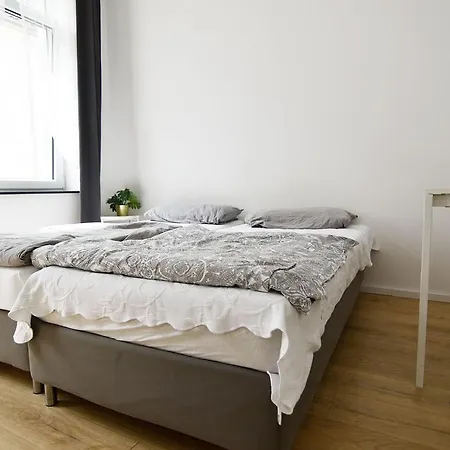 City Koln, Messenah Apartmán *