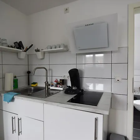 Apartment City Koln, Messenah *