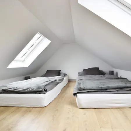 City Koln, Messenah Apartment *