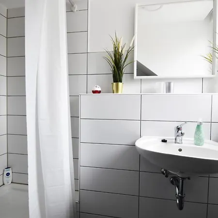 Apartment City Koln, Messenah